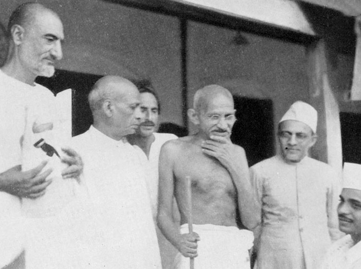 Sardar with Gandhi and Khan Abdul Gaffar Khan, in Wardha, August 1939 (Photo courtesy: mkgandhi.org via public.resource.org)