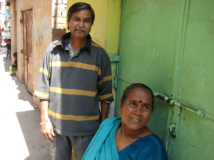 Govind and his wife Kanta are invovled in selling steel utensils and believe that it is their votes which will decide the fate of their two children