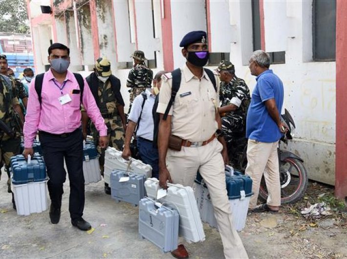 Officials making preparations ahead of the Bihar assembly elections (Representative image)