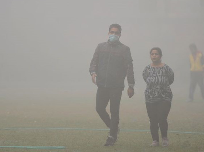 Winter mornings in Delhi are marked by smog (file photo: GN)