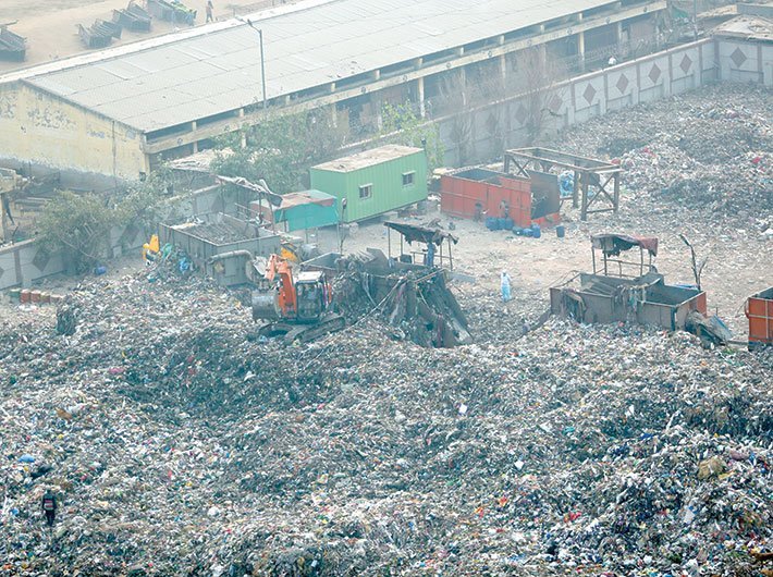 Plastic waster at the dumping yard at Gazipur in New Delhi (File photo: GN)