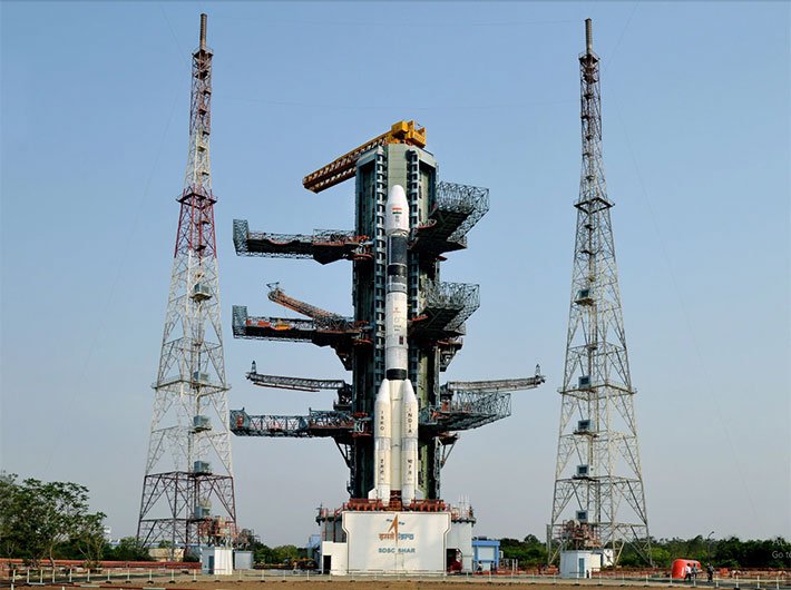 The fully integrated GSLV-F06 carrying GSAT-9 at the second launch pad (Courtesy: ISRO)