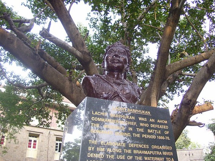 The bust of Lachit Barphukan in the NDA campus (Image courtesy: N.Konwar/Creative Commons)