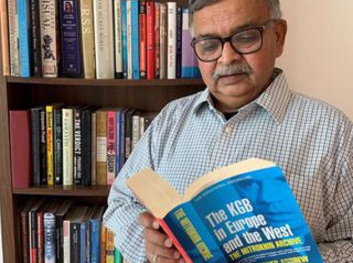 Author Prabhakar Aloka
