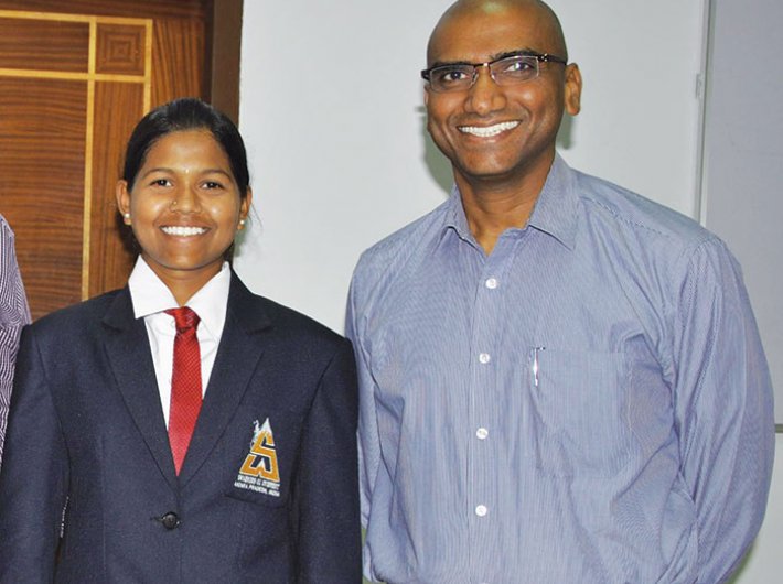 Malavath Poorna, the youngest girl in the world to scale Mt Everest, with Praveen Kumar. (Photo courtesy: RS Praveen Kumar)