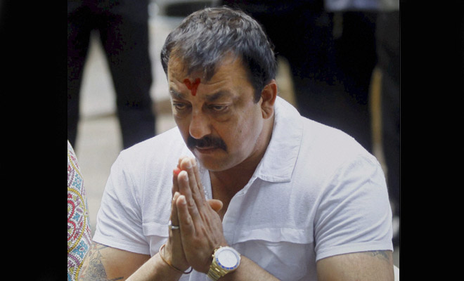 Sanjay Dutt addresses the media on March 28: I am not going for pardon, there is no debate about it .. The honourable Supreme Court has given me time to surrender and I will surrender at that time.