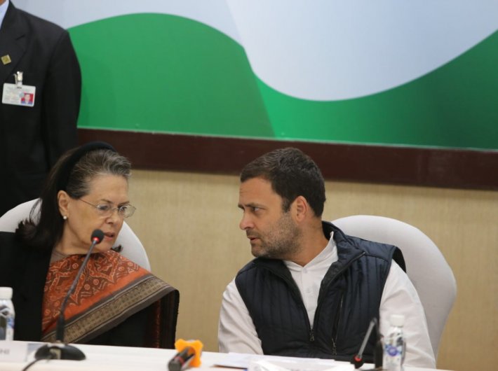 Congress leaders Sonia Gandhi and Rahul Gandhi (file photo)