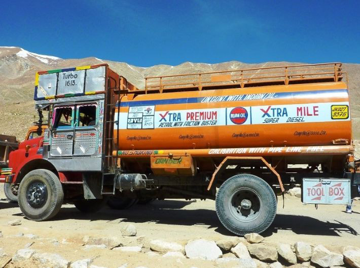 (Photo: Courtesy John Hill via https://commons.wikimedia.org/wiki/File:Indian_Oil_fuel_truck_on_way_to_Ladakh.jpg)