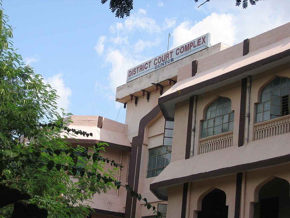 The Guntur district court building (Representative image, courtesy https://commons.wikimedia.org/wiki/File:Guntur_District_Court,_India.jpg)