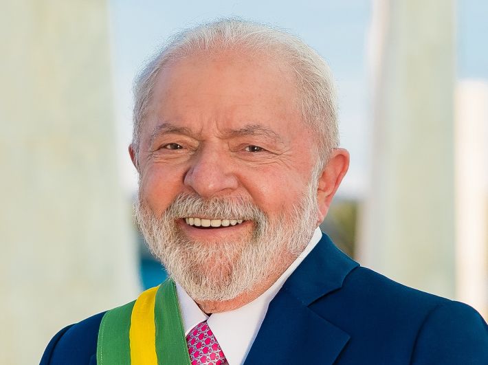 (Photo: Courtesy https://en.wikipedia.org/wiki/Luiz_In%C3%A1cio_Lula_da_Silva#/media/File:Foto_oficial_de_Luiz_In%C3%A1cio_Lula_da_Silva_(ombros)_denoise_(cropped).jpg)